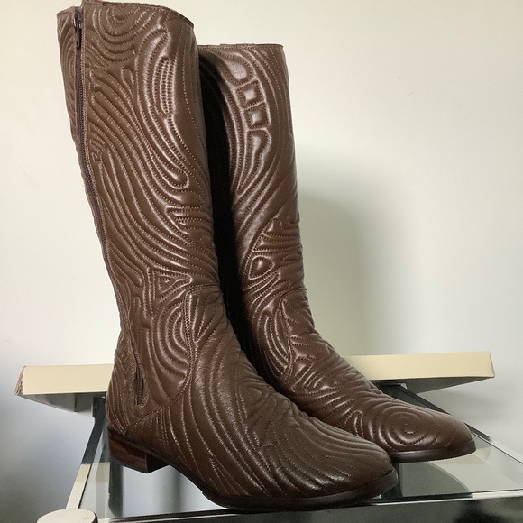 MERE Women's Brown Leather Boots, Size: 8M, Made in Brazil - Picture 5 of 15